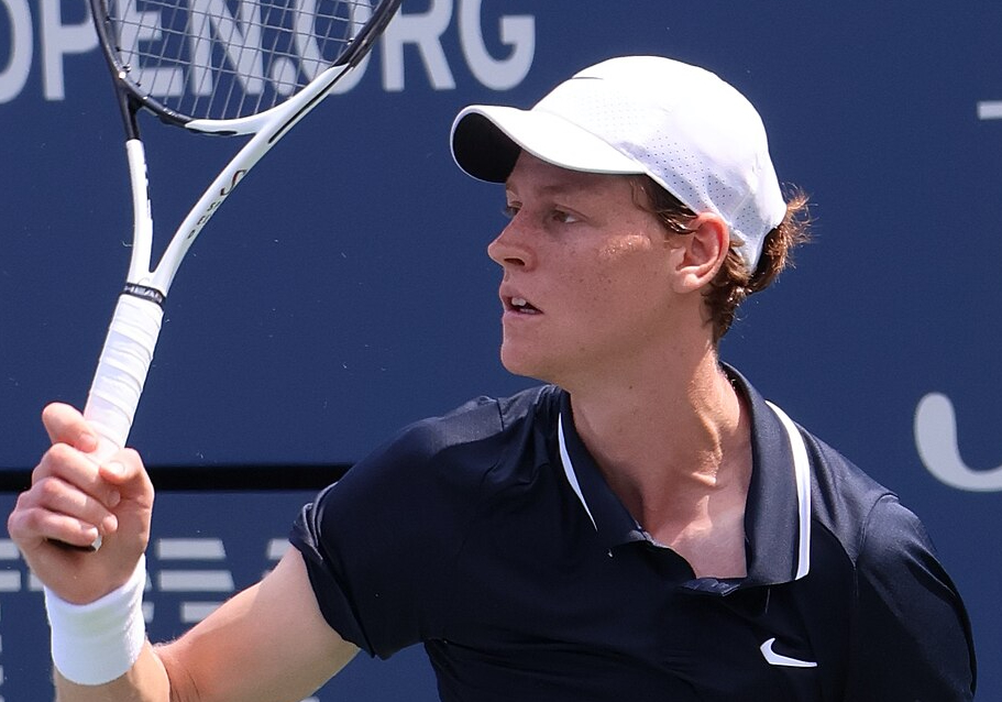Sinner aplasta a Zverev 6-1 y 6-2 y conquista su quinto Masters 1000 consecutivo en Madrid